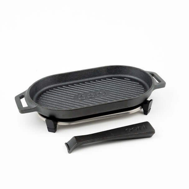 Ooni | Cast Iron Grizzler Griddle Pan with Removable Handle & Thick Wooden Trivet