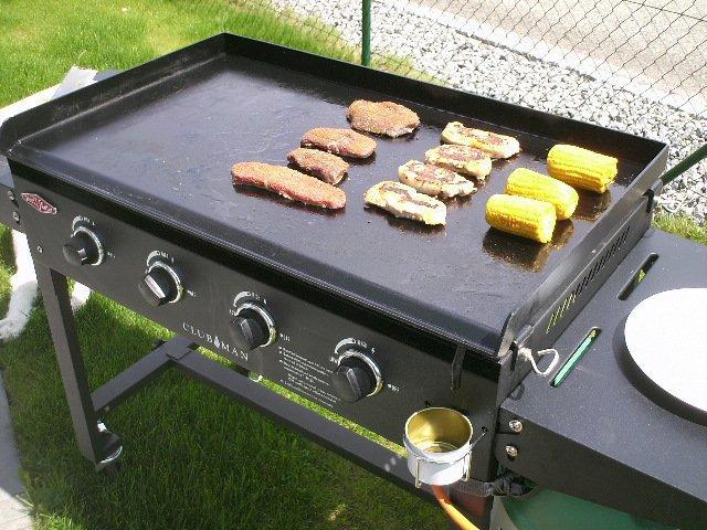 Beefeater Discovery Clubman 4 Burner Portable BBQ Black  Enamel - BD16640