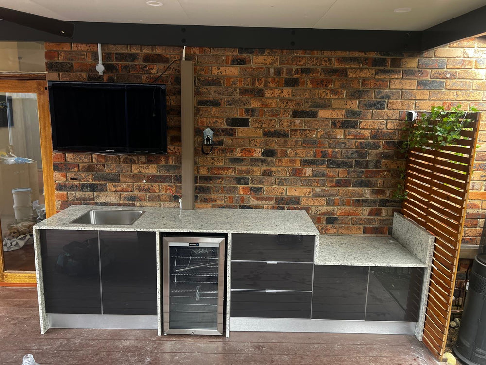 Schmick Outdoor Triple Glazed Alfresco Bar Fridge - Model HUS-SC88L-SS