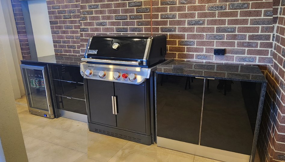 Grillhound Outdoor Kitchen To Suit Weber Genesis With Single Fridge & Sink - GWG326